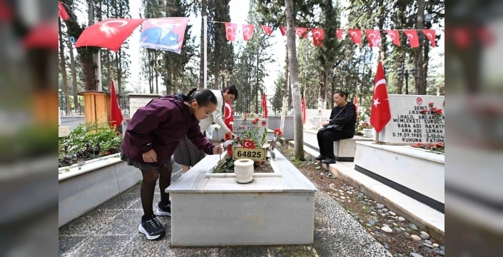 Mersin'de bayramda mezarlık ziyaretlerine özel hizmetler sunuluyor