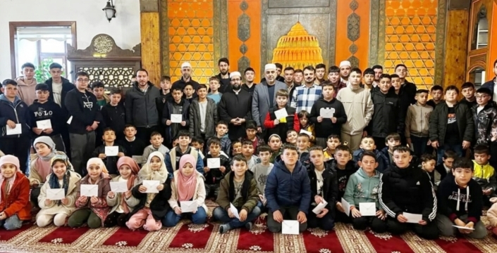 “Teravih Sizden, Bayram Harçlığı Bizden” etkinliği yoğun ilgi gördü