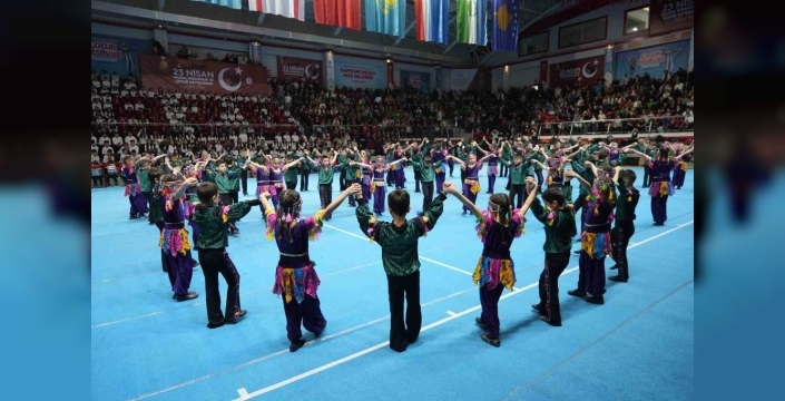 23 Nisan coşkusu Samsun'da Türk dünyası çocuklarıyla taştı