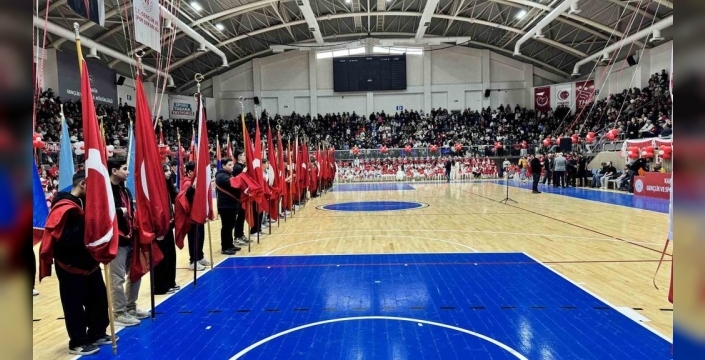 23 Nisan coşkusu spor salonunu doldurdu: Karabük'te bayram sevinci