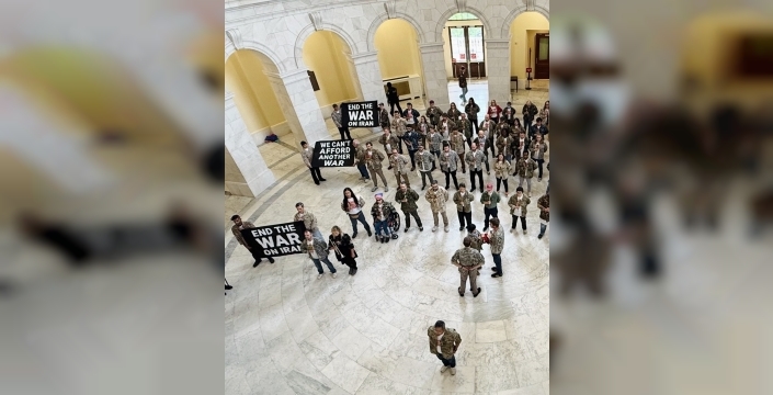 ABD Kongresi'nde yürek burkan protesto: Gaziler gözaltına alındı