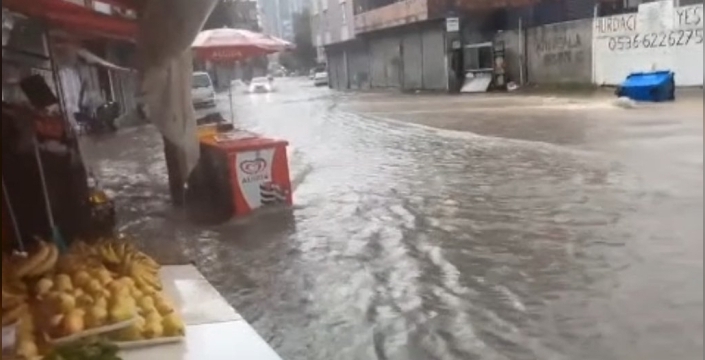Adana'da şok: Dolu, sağanak ve hortum şehri vurdu!