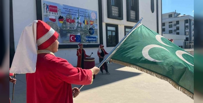 Alanya, uluslararası öğrencileri mehter marşlarıyla ağırladı