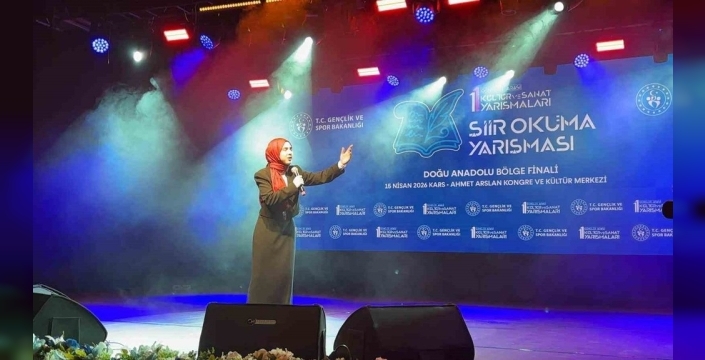 Aleyna Kurtbaş, şiir okuma yarışmasında bölge birincisi olarak Kars’ı gururlandırdı