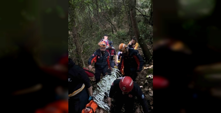 Antalya'da 80 metrelik uçuruma düşen adam kurtarıldı