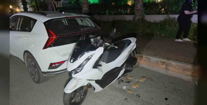 Antalya'da motosiklet kazası: 3 kişi yaralandı
