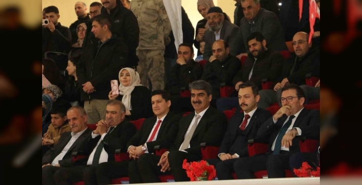 Aşkale'de 23 Nisan, çocukların gözünden bayram coşkusuyla kutlandı