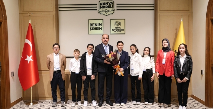 Başkan Altay gençlerle buluştu: Konya’nın geleceğini birlikte konuştular
