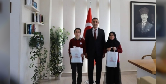 Bayburtlu öğrenciler, Kur'an-ı Kerim yarışmasında bölge birincisi oldu