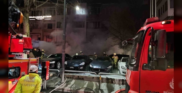Beşiktaş'ta araç kiralama şirketinde yangın: 15 araç yandı, hasar 100 milyon lira