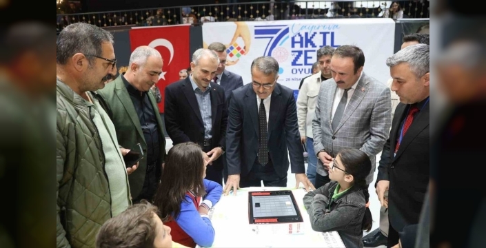 Çayırova'da zihinler yarışıyor: 123 öğrenci akıl ve zeka oyunlarında kıyasıya mücadelede