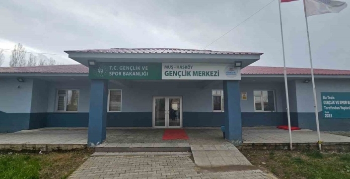Çivi ve telin büyülü dünyası: Hasköy'de gençler sanata doyuyor, geleceğe hazırlanıyor