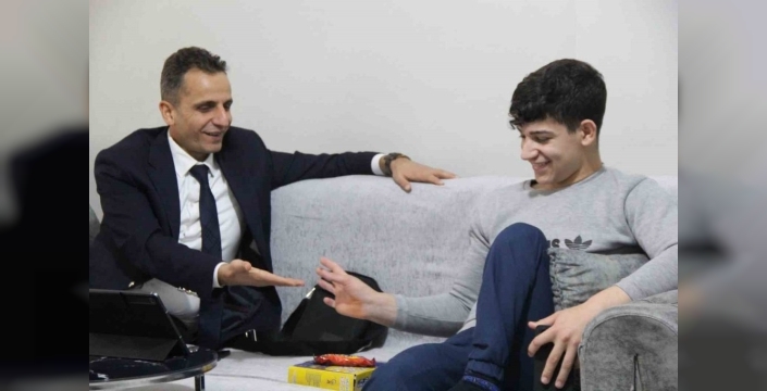 Cizre'de özel öğrenciler evde eğitimle öğrenmeye devam ediyor