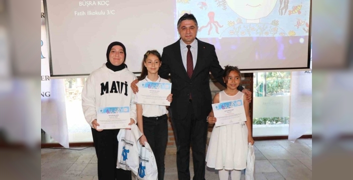 Deniz sevgisi filizlendi: Aliağa'da minik yüreklerin eserleri ödüllendirildi