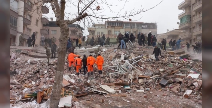 Depremde 7 can alan apartman davasında şok karar: Tek sanık beraat etti, sorumlular aranıyor