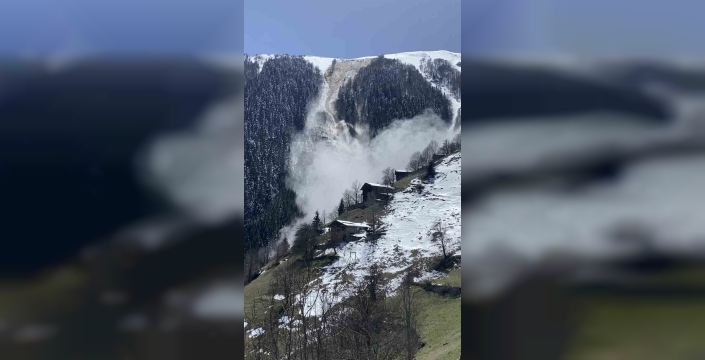 Doğanın öfkesi kamerada: Trabzon'da dev çığ tehlikesi!