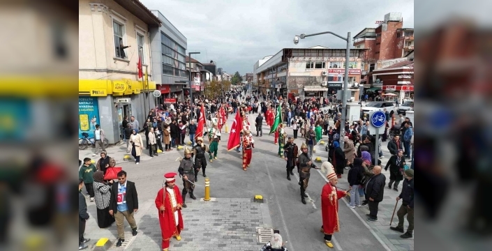 Düzce'de mehter coşkusu: Vatandaşlar marşlara eşlik etti