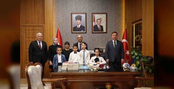 Erzincan'da 23 Nisan coşkusu, kayıplar unutulmadı