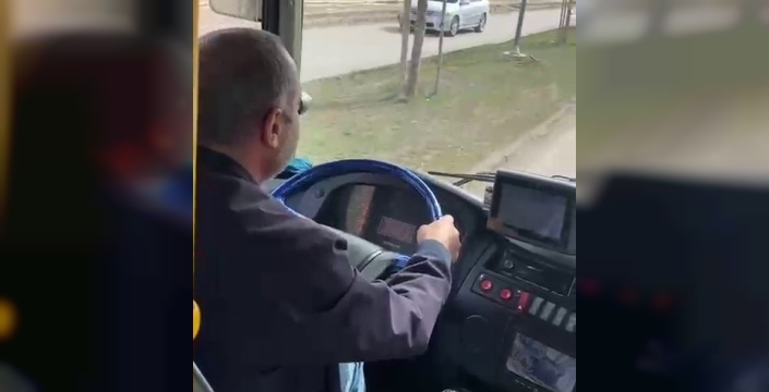 Erzurumlu şoförden öğrenciye örnek davranış