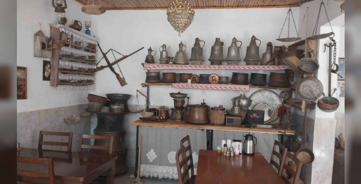 Geçmişin İzleri Lokantada Canlanıyor: Yüzlerce Eski Objeyle Nostalji Müzesi
