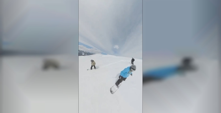 Giresun yaylalarında nisan ayında snowboard heyecanı