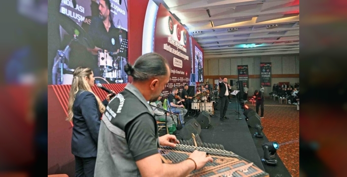 Grup Şantiye, Antalya'da müzik ziyafeti sundu