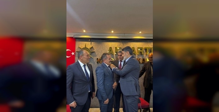 Iğdır'da siyasi geçiş: DEM Partili Ahmet Özdemir, AK Parti'ye katıldı