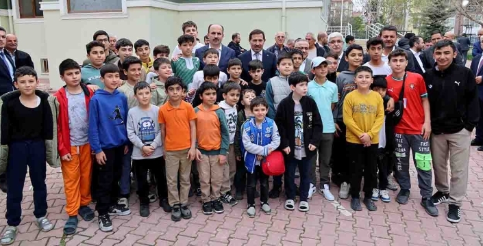 İstiklal Mahallesi’nde dikkat çeken buluşma: Başkanlar vatandaşla bir arada