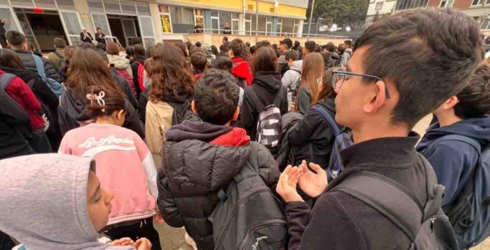 Kahramanmaraş’ta yürek yakan anma: 9 can için gözyaşları sel oldu