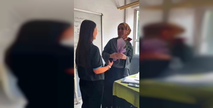 Karabük'teki öğrencilerden öğretmenlerine özel sürpriz