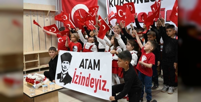 Karacabey'in şirin köy okulunda 23 Nisan rüzgarı esti, çocuklar bayramı doyasıya yaşadı!