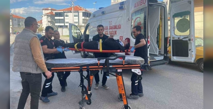 Karaman'da motosiklet kazası: Sürücü metrelerce sürüklendi, yaralandı