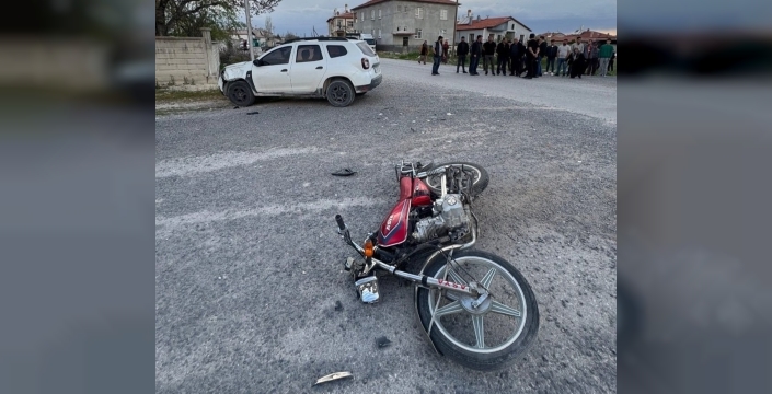 Karapınar'da korkunç kaza: Motosiklet ve otomobil çarpıştı, 1 kişi ağır yaralandı!