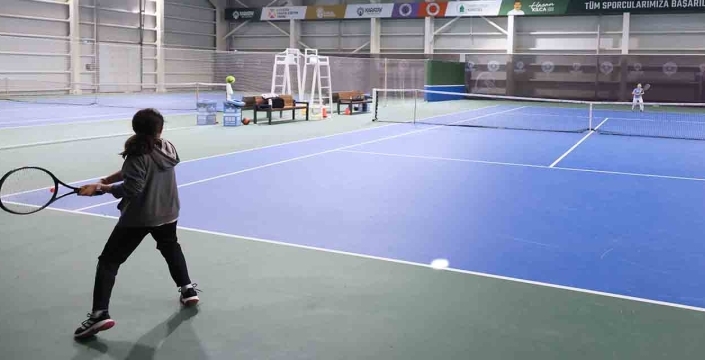 Karatay’da tenis heyecanı başlıyor
