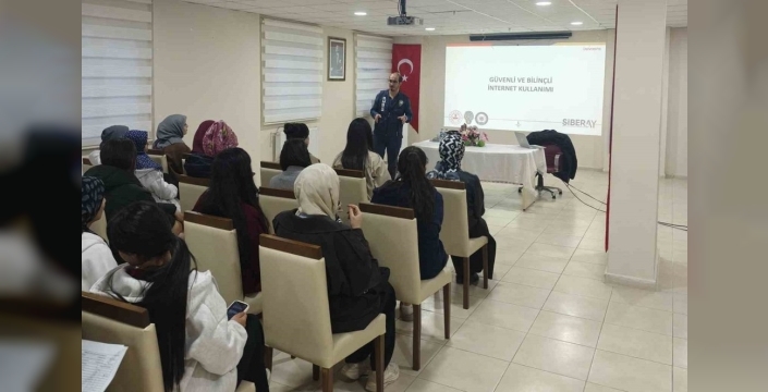 Kars’ta genç beyinlere dijital kalkan: Siber suçlara karşı bilinçlendirme seferberliği