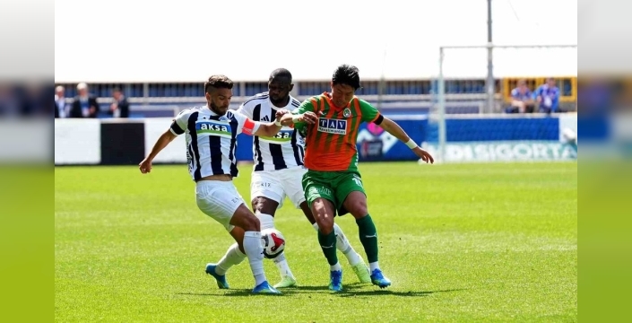 Kasımpaşa ve Alanyaspor ilk yarıda gol bulamadı: 0-0