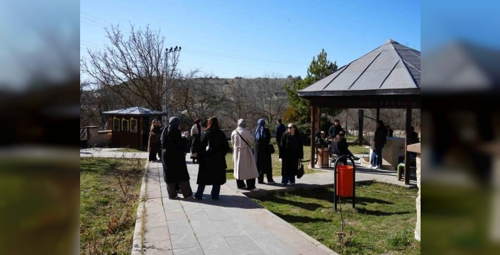 Kastamonu Üniversitesi öğrencileri, UNESCO Dünya Mirası Çivisiz Cami'yi keşfetti