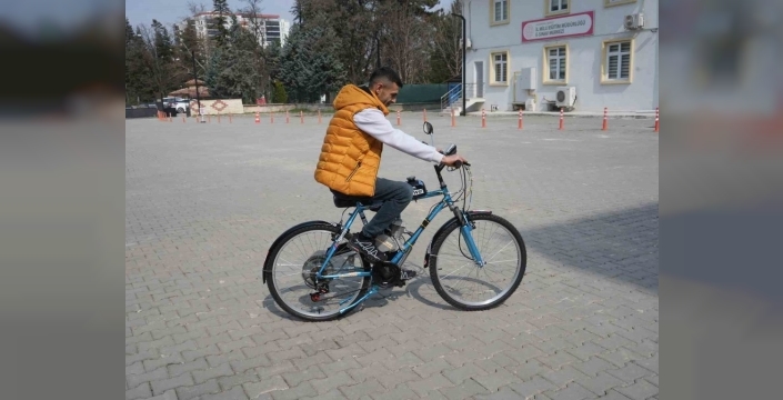 Kastamonulu memurdan inanılmaz dönüşüm: Eski bisikletten cep yakmayan mobilete!