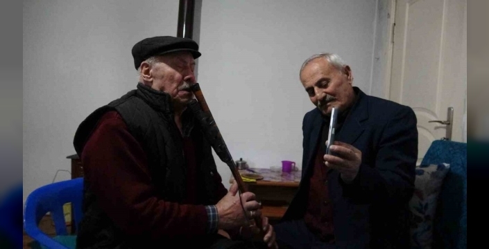 Keleş Dayı'nın kavalıyla telefonla buluşanlar nostalji yaşıyor