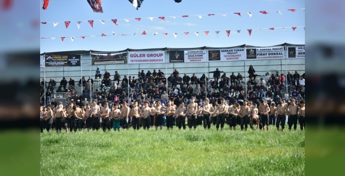 Kepez'de 12 yıl sonra er meydanı kuruldu: Pehlivanlar dualı çayırda buluştu