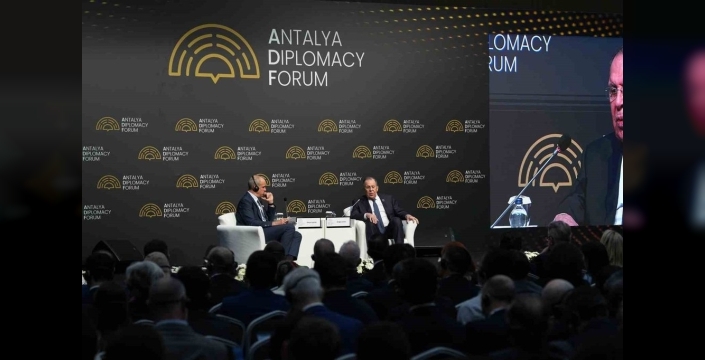 Lavrov: Batı, Ukrayna eliyle Rusya'ya karşı savaşıyor