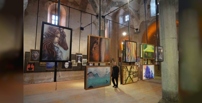 Niğde'de küresel sanat depremi: 28 ülkeden 78 sanatçıdan 103 eser bir arada!