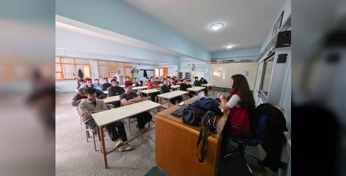Okul sıralarında yapay zeka rüzgarı: Gençler geleceğe teknolojiyle hazırlanıyor