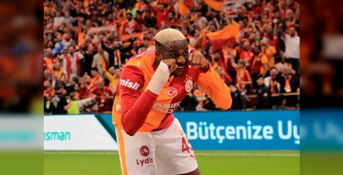Osimhen'den dev derbide tarihi gol: Sezonu 20 golle taçlandırdı!