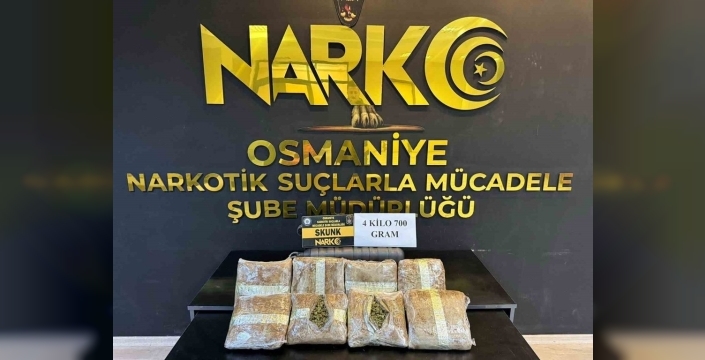 Osmaniye sokakları zehirden temizleniyor: 3 araçta dev uyuşturucu operasyonu, 5 kişi tutuklandı