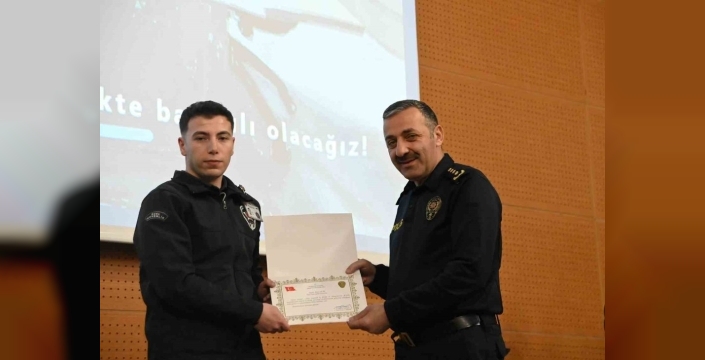 Otogarda uyuşturucu tacirlerine geçit vermeyen kahramanlara onur