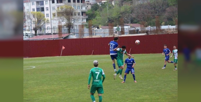 Pazarspor, Amasyaspor'u son dakikada geçerek galip geldi