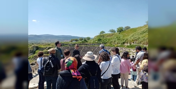 Polis aileleri Afrodisias'ta tarihe yolculuk yaptı
