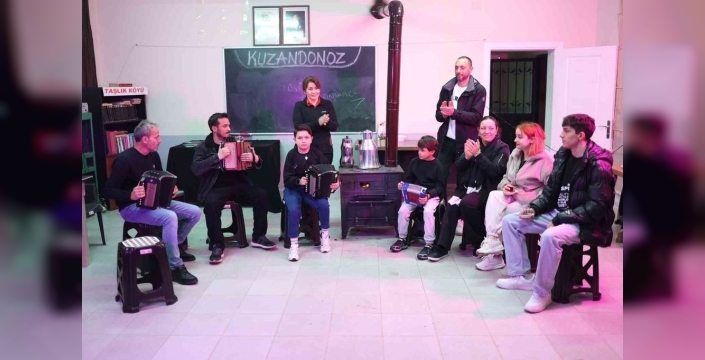 Rize'de unutulan ses yeniden canlandı: 8 yaşındaki Kuzey, armonik ustalığıyla geleceğe umut oluyor