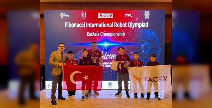 Roma'ya bilet kaptılar: TACEV Robotik Takımı Avrasya Şampiyonası'nda ikinci oldu!